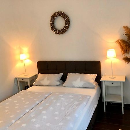 Apartment Tinyhouse Mit Pool, Outdoor Whirlpool Und Garten Petershagen-Eggersdorf ภายนอก รูปภาพ