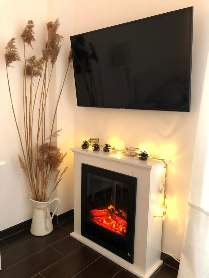 Apartment Tinyhouse Mit Pool, Outdoor Whirlpool Und Garten Petershagen-Eggersdorf ภายนอก รูปภาพ